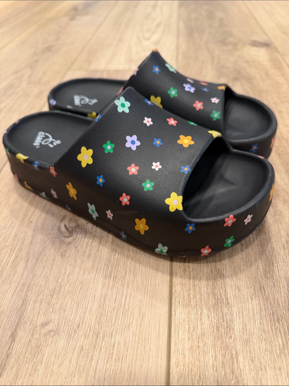 Kids Black Floral Slide Sandler